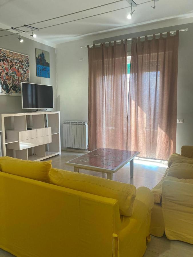 Md House Panzió Civitavecchia Kültér fotó